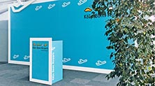 Messewand mit Rednerpult, Foliendruck, Folienschnitt, Formfr&#228;sen und Montage